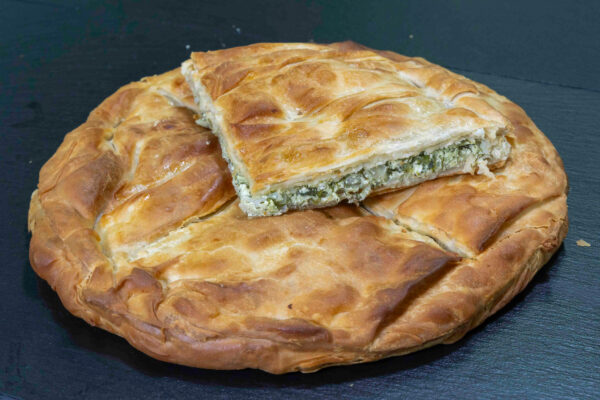 4ΑΡΑ ΣΤΡΟΓΓΥΛΗ ΠΡΑΣΟΤΥΡΟΠΙΤΑ