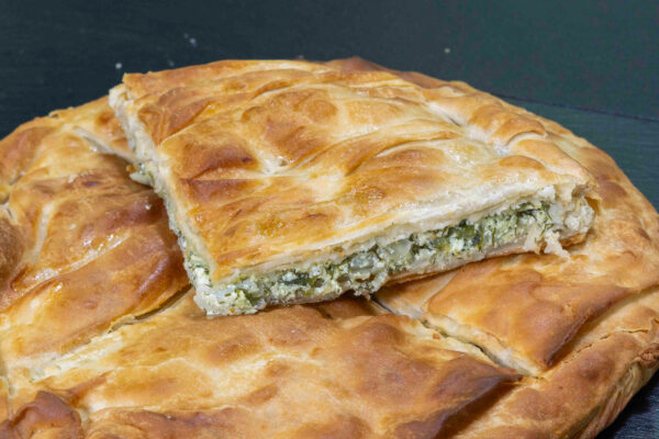 4ΑΡΑ ΣΤΡΟΓΓΥΛΗ ΠΡΑΣΟΤΥΡΟΠΙΤΑ