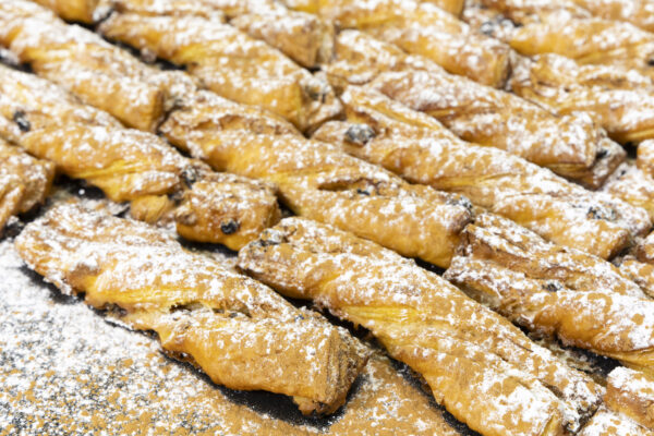 ΚΡΟΥΑΣΙΝΙ ΣΤΑΦΙΔΑ - ΚΡΕΜΑ - ΚΑΝΕΛΑ