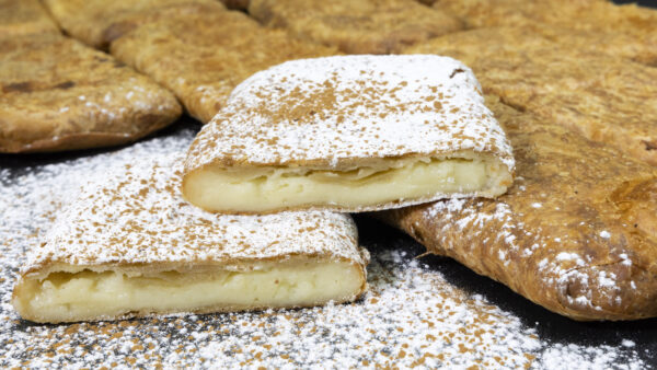 ΜΠΟΥΓΑΤΣΑ ΦΥΛΛΟ ΑΕΡΟΣ ΚΡΕΜΑ