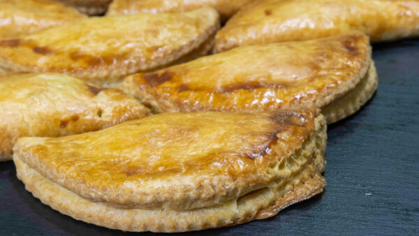 ΧΕΙΡΟΠΟΙΗΤΗ ΤΥΡΟΠΙΤΑ