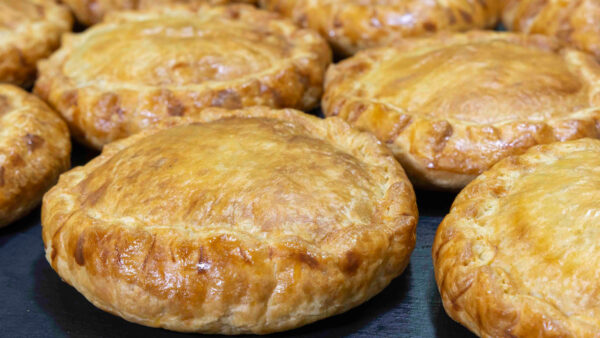 ΧΕΙΡΟΠΟΙΗΤΗ ΖΑΜΠΟΝΟΤΥΡΟΠΙΤΑ ΜΕ ΣΑΛΤΣΑ