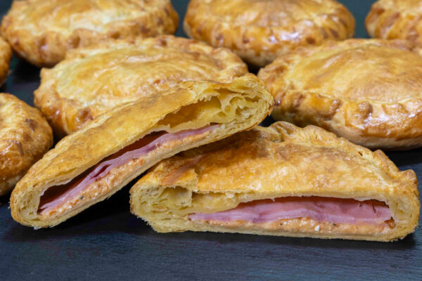 ΧΕΙΡΟΠΟΙΗΤΗ ΖΑΜΠΟΝΟΤΥΡΟΠΙΤΑ ΜΕ ΣΑΛΤΣΑ