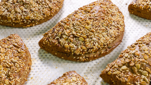 ΚΟΥΡΟΥ ΠΟΛΥΣΠΟΡΗ MULTIGRAIN KOUROU with CREAM CHEESE