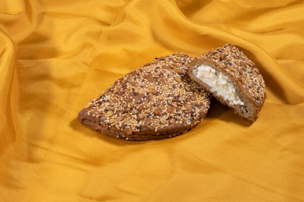 MULTIGRAIN KOUROU with CREAM CHEESE