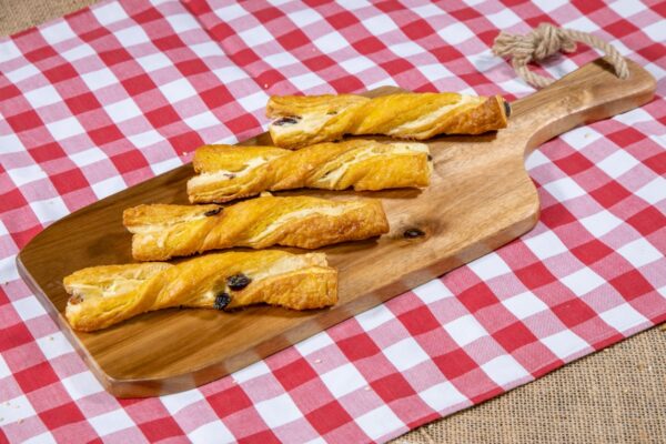 RAISINS & CREAM with CINNAMON CROISSINI