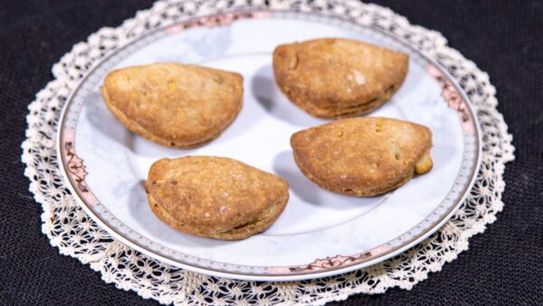 ΜΙΝΙ-ΚΟΥΡΟΥ-ΜΠΙΣΚΟΤΕ-ΚΑΛΑΜΠΟΚΙ-ΓΡΑΒΙΕΡΑ MINI CORN BISCUIT KOUROU with GRUYERE