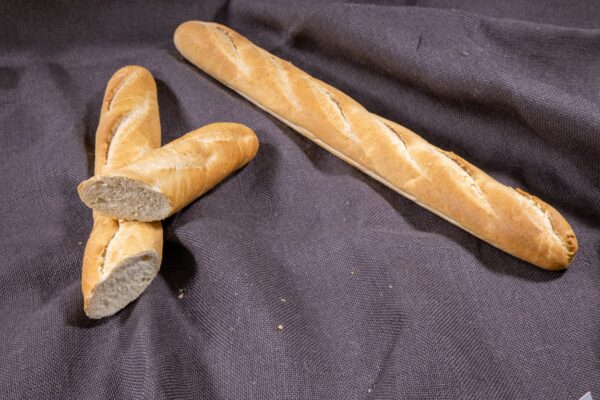 ΜΠΑΓΚΕΤΑ ΛΕΥΚΗ  58 ± 2 εκ.