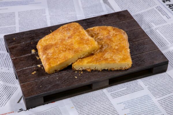 ΜΠΟΥΓΑΤΣΑ ΦΥΛΛΟ ΑΕΡΟΣ ΚΡΕΜΑ