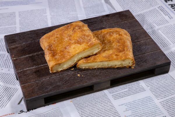 ΝΗΣΤΙΣΙΜΗ ΜΠΟΥΓΑΤΣΑ ΦΥΛΛΟ ΑΕΡΟΣ ΚΡΕΜΑ