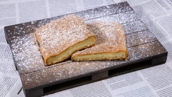 ΝΗΣΤΙΣΙΜΗ-ΜΠΟΥΓΑΤΣΑ-ΦΥΛΛΟ-ΑΕΡΟΣ-ΚΡΕΜΑ-3 BOUGATSA with SWEET CREAM (VEGAN-VEGETARIAN)