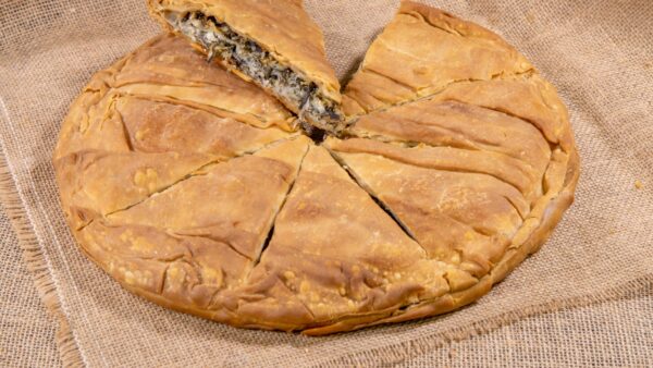 ΣΤΡΟΓΓΥΛΗ-ΣΠΑΝΑΚΟΤΥΡΟΠΙΤΑ-ΤΑΨΙΟΥ-2 ROUND SPINACH & CHEESE PIE