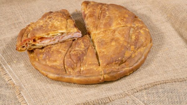 ΧΩΡΙΑΤΙΚΗ-ΠΙΤΑ-ΠΙΤΣΑ-2 PIZZA PIE