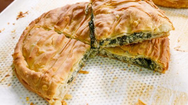 ΧΩΡΙΑΤΙΚΗ ΣΠΑΝΑΚΟΤΥΡΟΠΙΤΑ ΤΑΨΙΟΥ