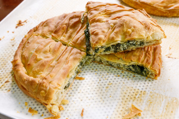 ΧΩΡΙΑΤΙΚΗ ΣΠΑΝΑΚΟΤΥΡΟΠΙΤΑ ΤΑΨΙΟΥ