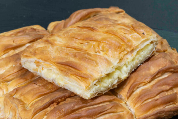 4ΑΡΑ ΤΕΤΡΑΓΩΝΗ ΠΙΤΑ 3 ΤΥΡΙΑ