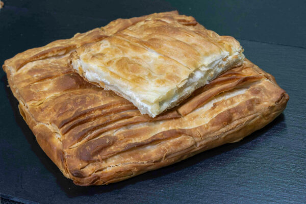 4ΑΡΑ ΤΕΤΡΑΓΩΝΗ ΤΥΡΟΠΙΤΑ ΤΑΨΙΟΥ