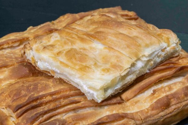 4ΑΡΑ ΤΕΤΡΑΓΩΝΗ ΤΥΡΟΠΙΤΑ ΤΑΨΙΟΥ